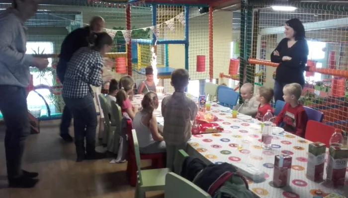 Terítés és ajándék - Mini-manó játszóház